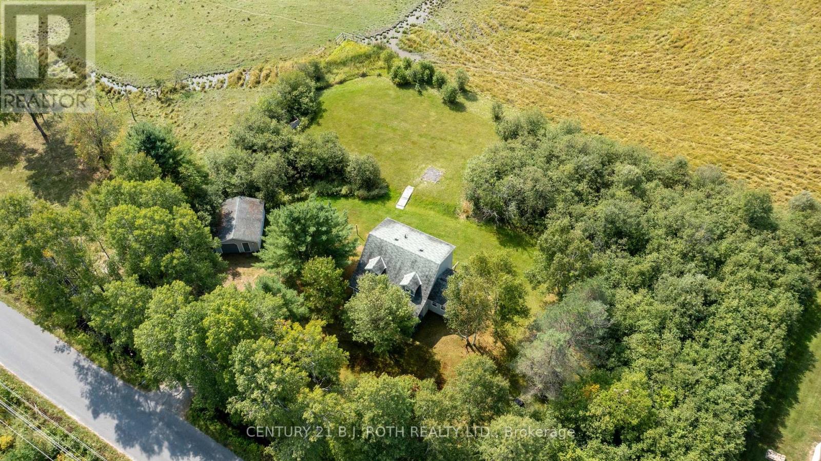 1048 Old North Road N, Huntsville, Ontario  P1H 2J4 - Photo 13 - X12398548