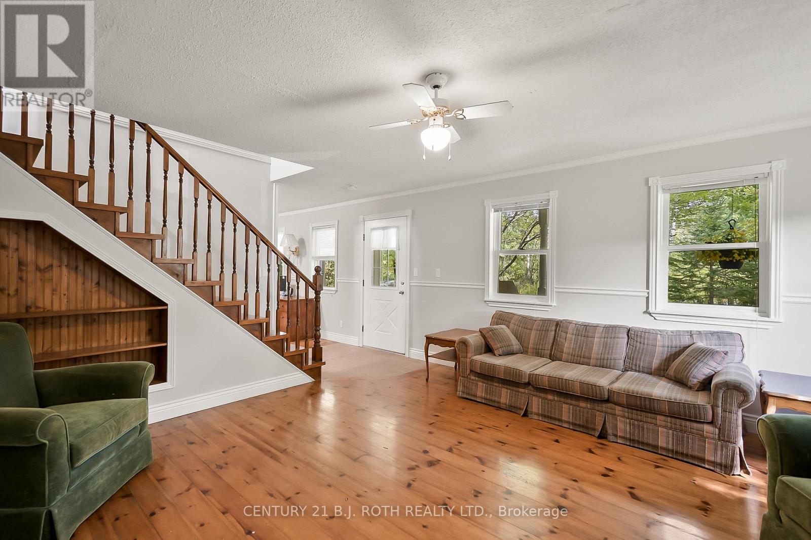 1048 Old North Road N, Huntsville, Ontario  P1H 2J4 - Photo 4 - X12398548