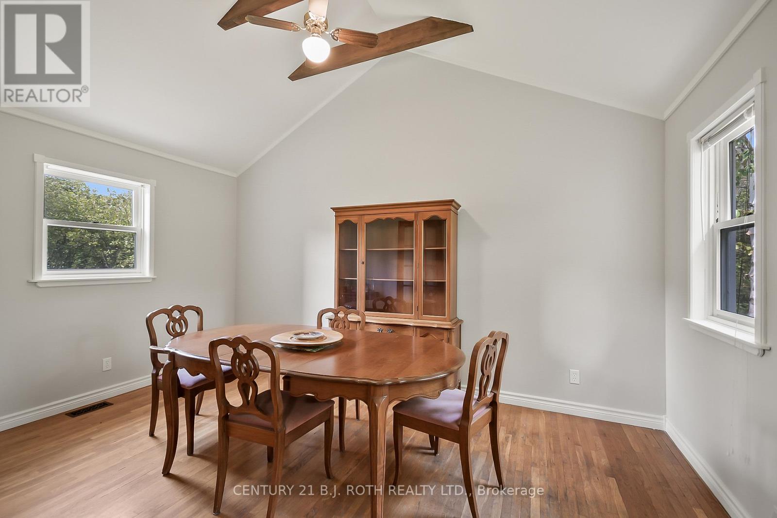 1048 Old North Road N, Huntsville, Ontario  P1H 2J4 - Photo 6 - X12398548
