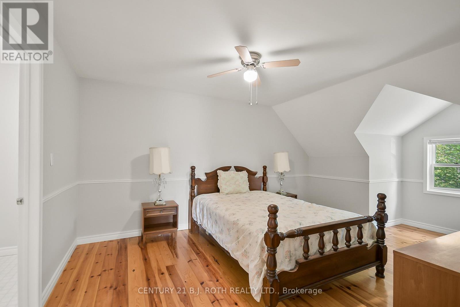 1048 Old North Road N, Huntsville, Ontario  P1H 2J4 - Photo 8 - X12398548