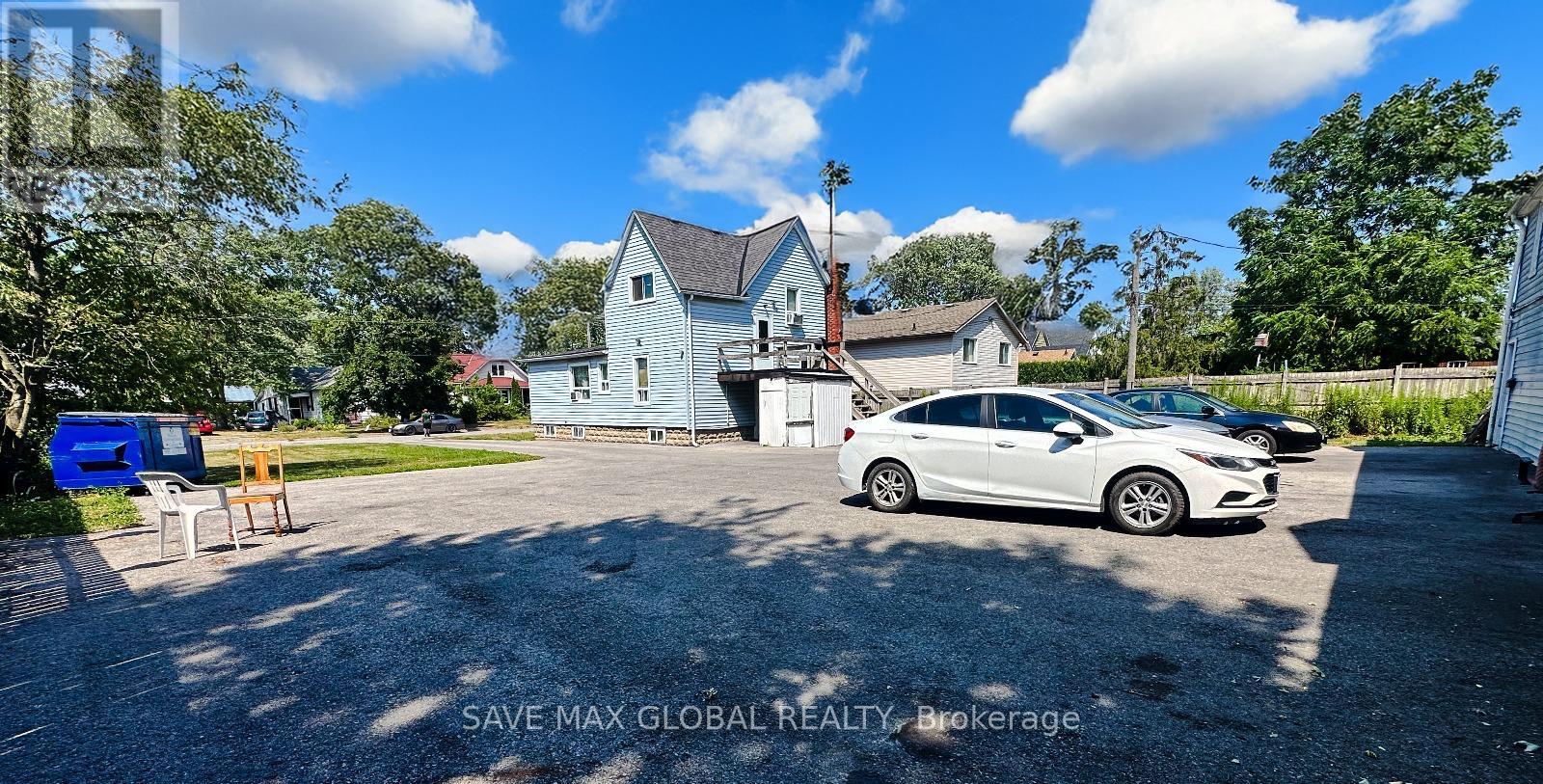 258 Henrietta Street, Fort Erie, Ontario  L2A 2K7 - Photo 12 - X12398555