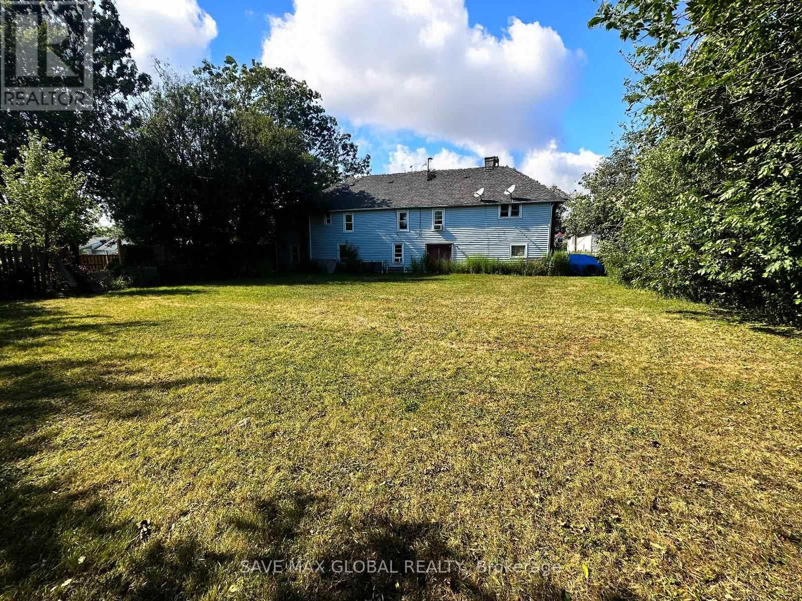 258 Henrietta Street, Fort Erie, Ontario  L2A 2K7 - Photo 13 - X12398555