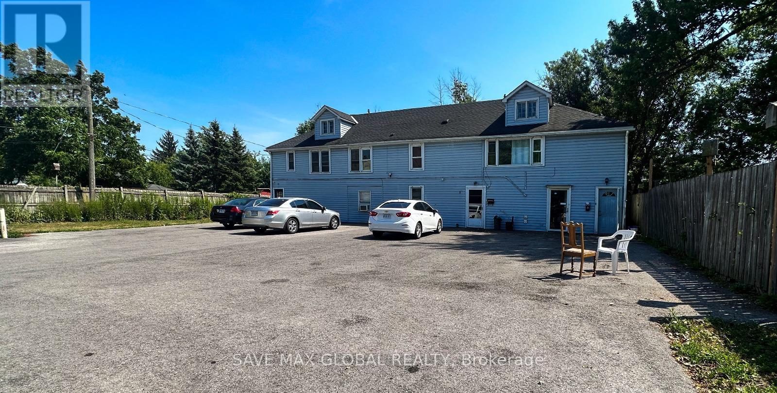 258 Henrietta Street, Fort Erie, Ontario  L2A 2K7 - Photo 4 - X12398555