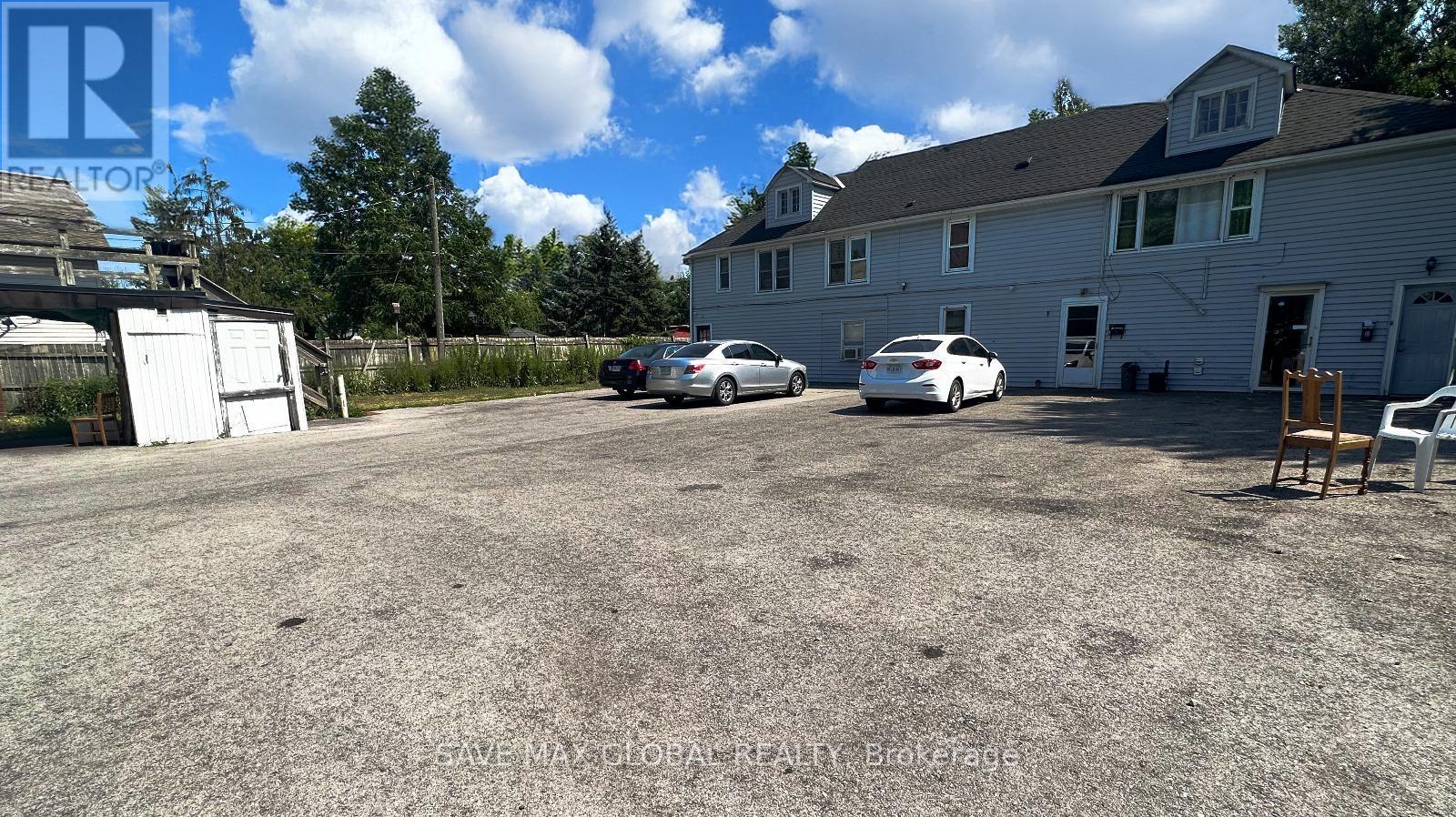 258 Henrietta Street, Fort Erie, Ontario  L2A 2K7 - Photo 6 - X12398555