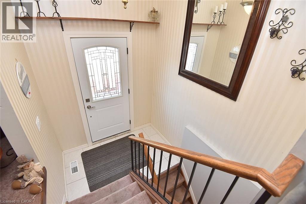 39 Markson Crescent, Hamilton, Ontario  L8T 4W3 - Photo 5 - 40769051