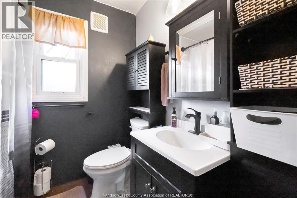 3728 Vaughan, Windsor, Ontario N9C 1Z5 - Photo 13 - 25023193