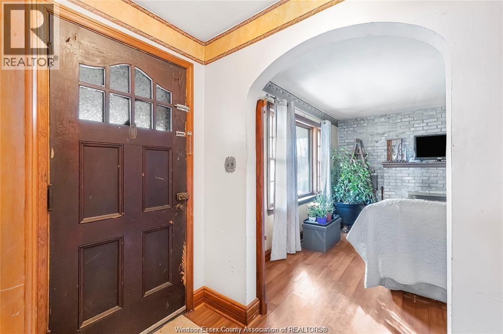 3728 Vaughan, Windsor, Ontario N9C 1Z5 - Photo 3 - 25023193