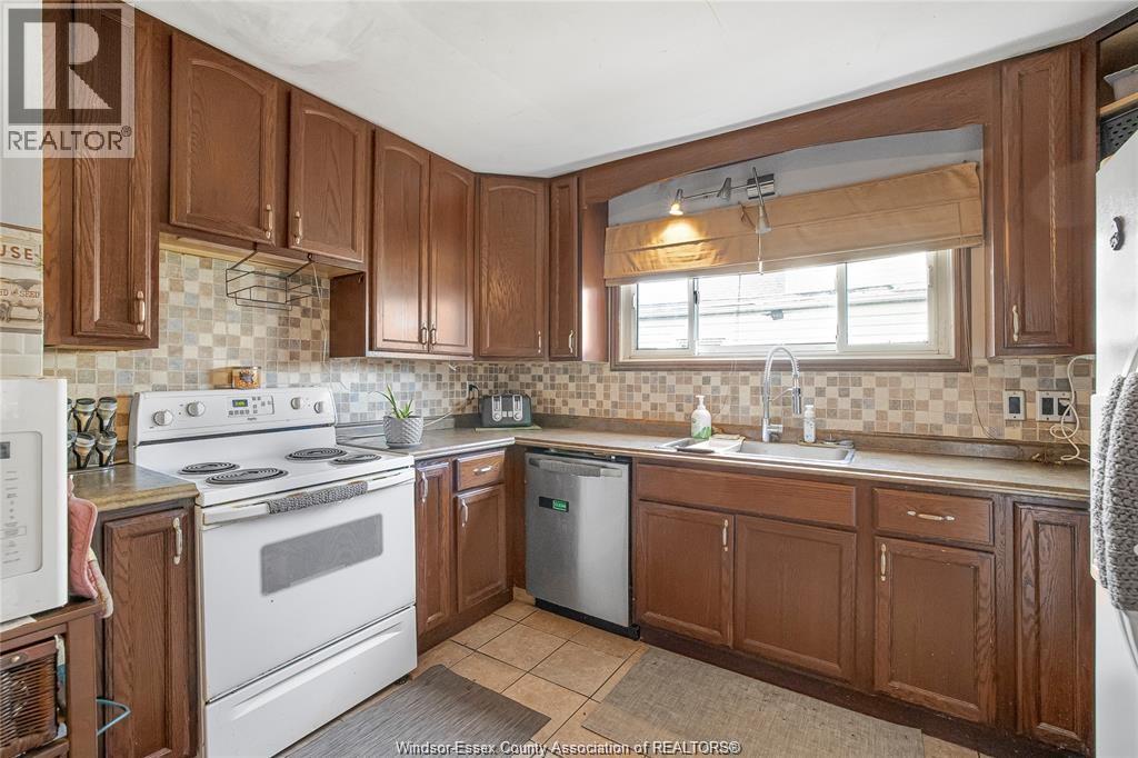 3728 Vaughan, Windsor, Ontario N9C 1Z5 - Photo 8 - 25023193