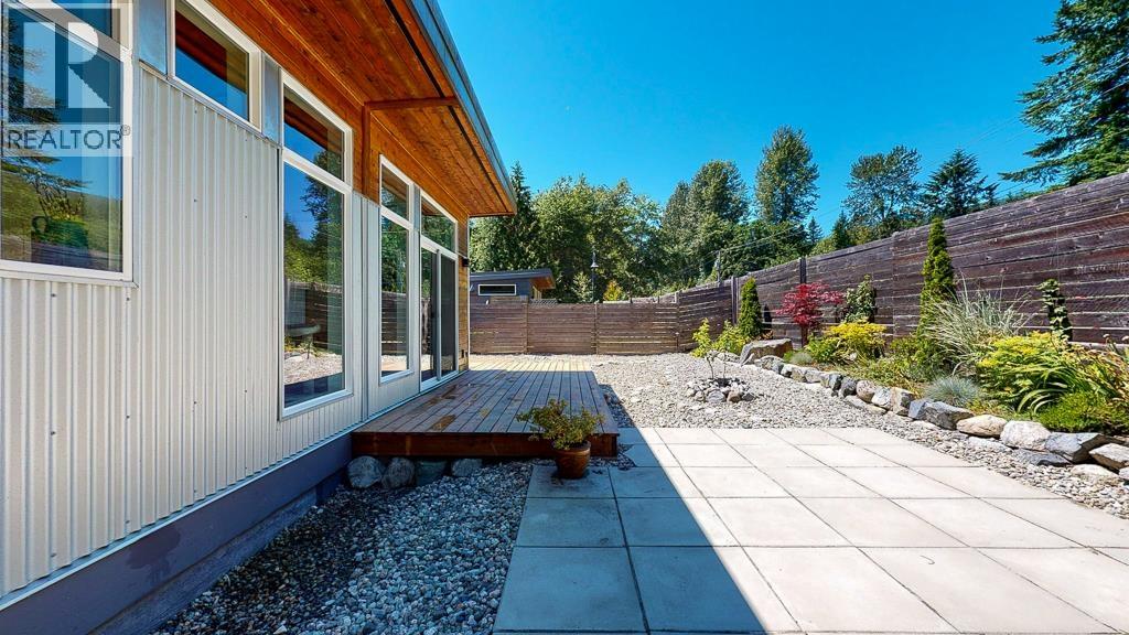 890 Trower Lane, Gibsons, British Columbia  V0N 1V7 - Photo 20 - R3046919