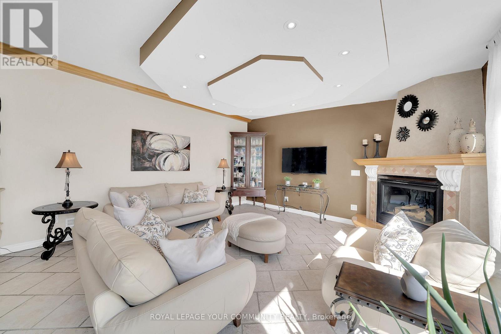 8065 Kipling Avenue, Vaughan, Ontario  L4L 2A2 - Photo 13 - N12397681