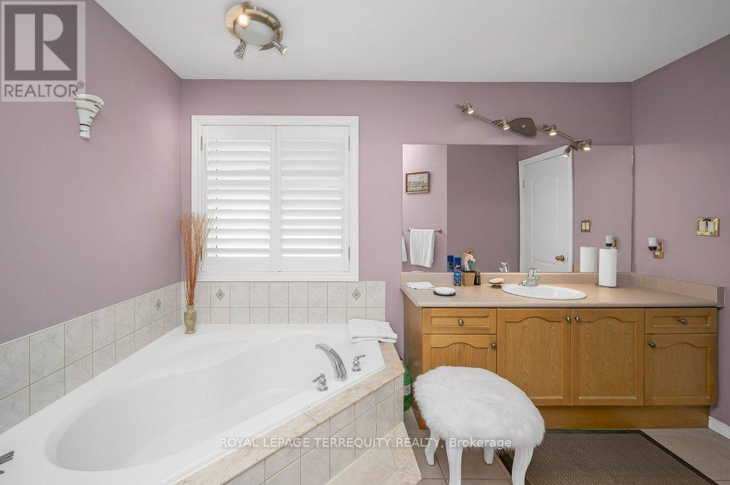 15 Armour Crescent, Hamilton, Ontario  L9K 1S1 - Photo 16 - X12398494