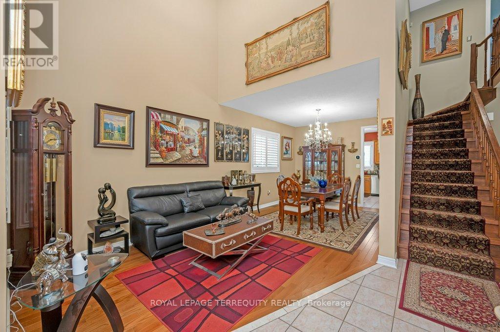 15 Armour Crescent, Hamilton, Ontario  L9K 1S1 - Photo 4 - X12398494