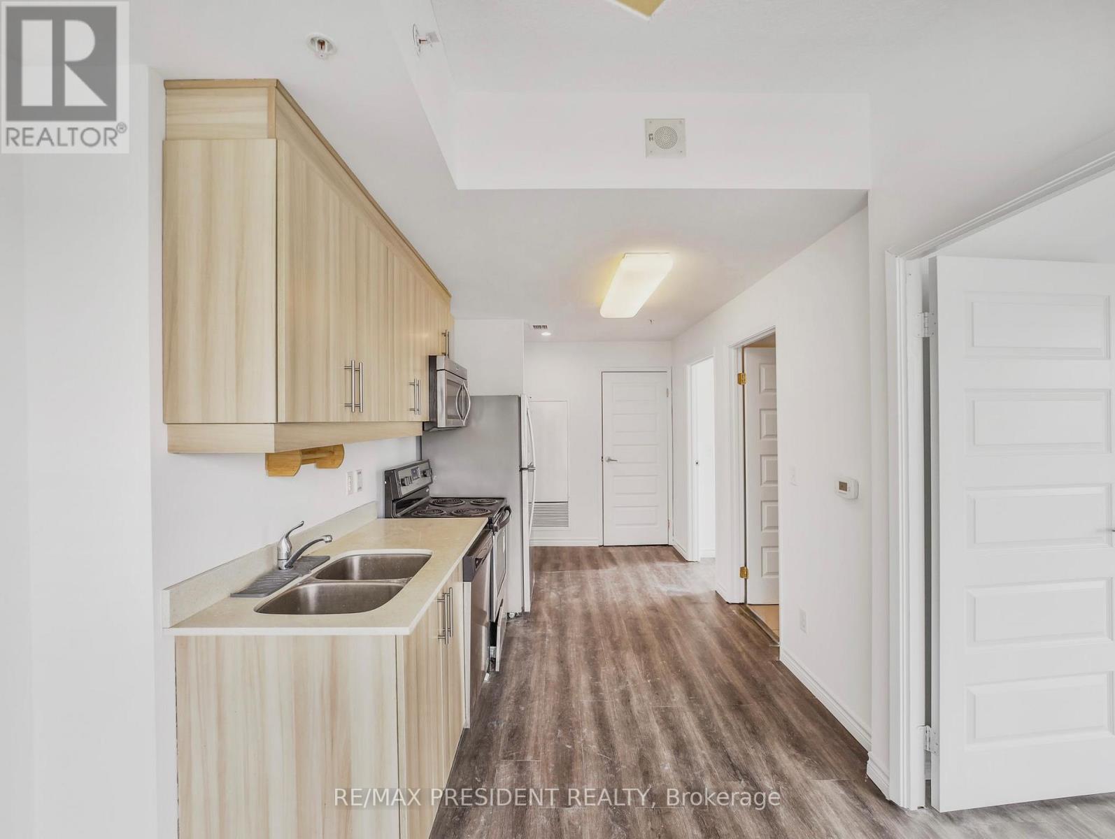 601 - 160 King Street N, Waterloo, Ontario  N2J 2Y2 - Photo 10 - X12398506