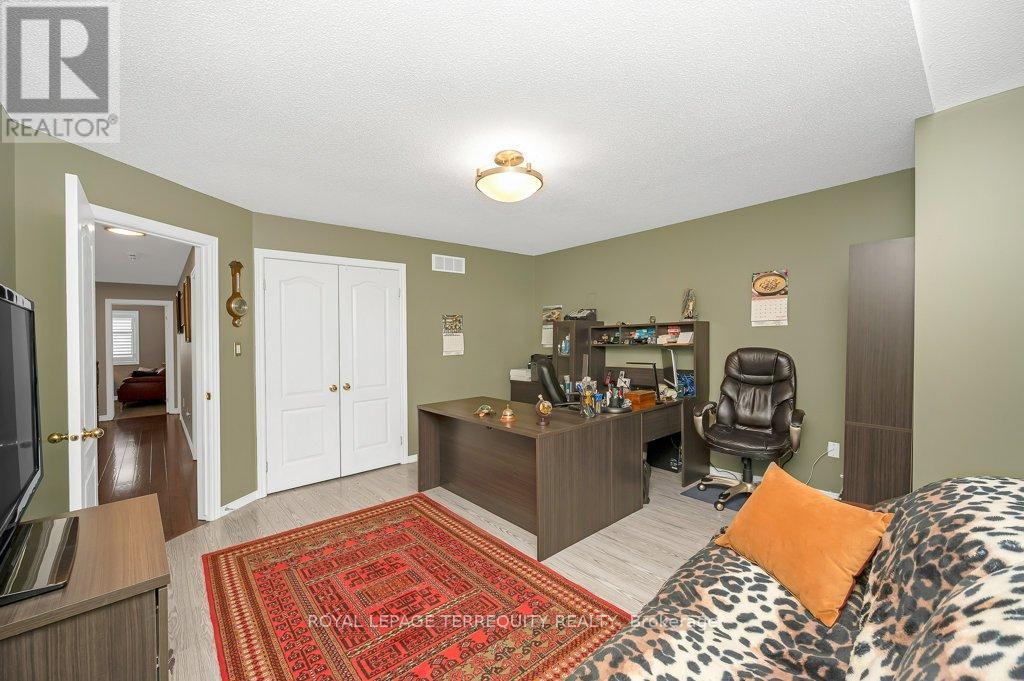 15 Armour Crescent, Hamilton, Ontario  L9K 1S1 - Photo 19 - X12398494