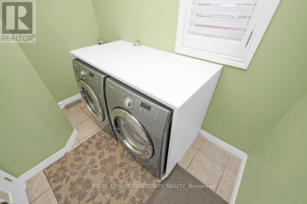 15 Armour Crescent, Hamilton, Ontario  L9K 1S1 - Photo 12 - X12398494