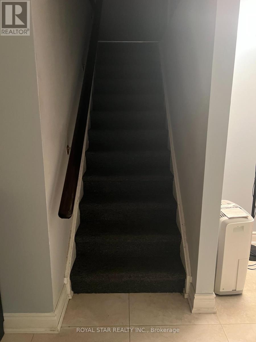 34 Malden Street, Vaughan, Ontario  L4L 8J3 - Photo 2 - N12398642