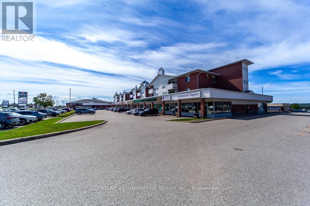 B03 - 126 Bell Farm Road, Barrie, Ontario  L4M 6J3 - Photo 3 - S12398600