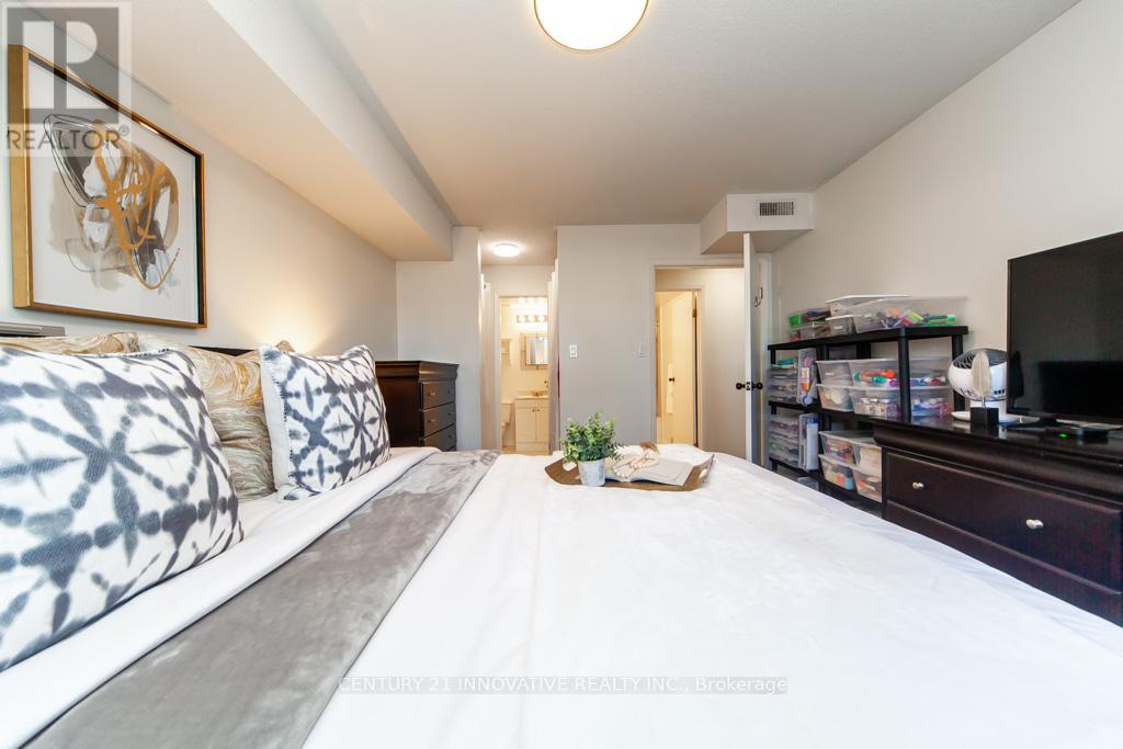 B03 - 126 Bell Farm Road, Barrie, Ontario  L4M 6J3 - Photo 32 - S12398600