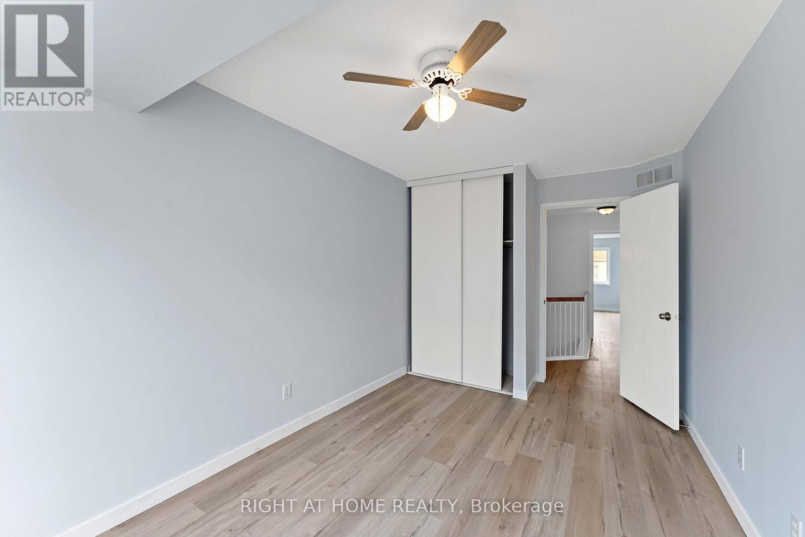 421 Hillsboro Private, Ottawa, Ontario  K2M 3A7 - Photo 21 - X12393744