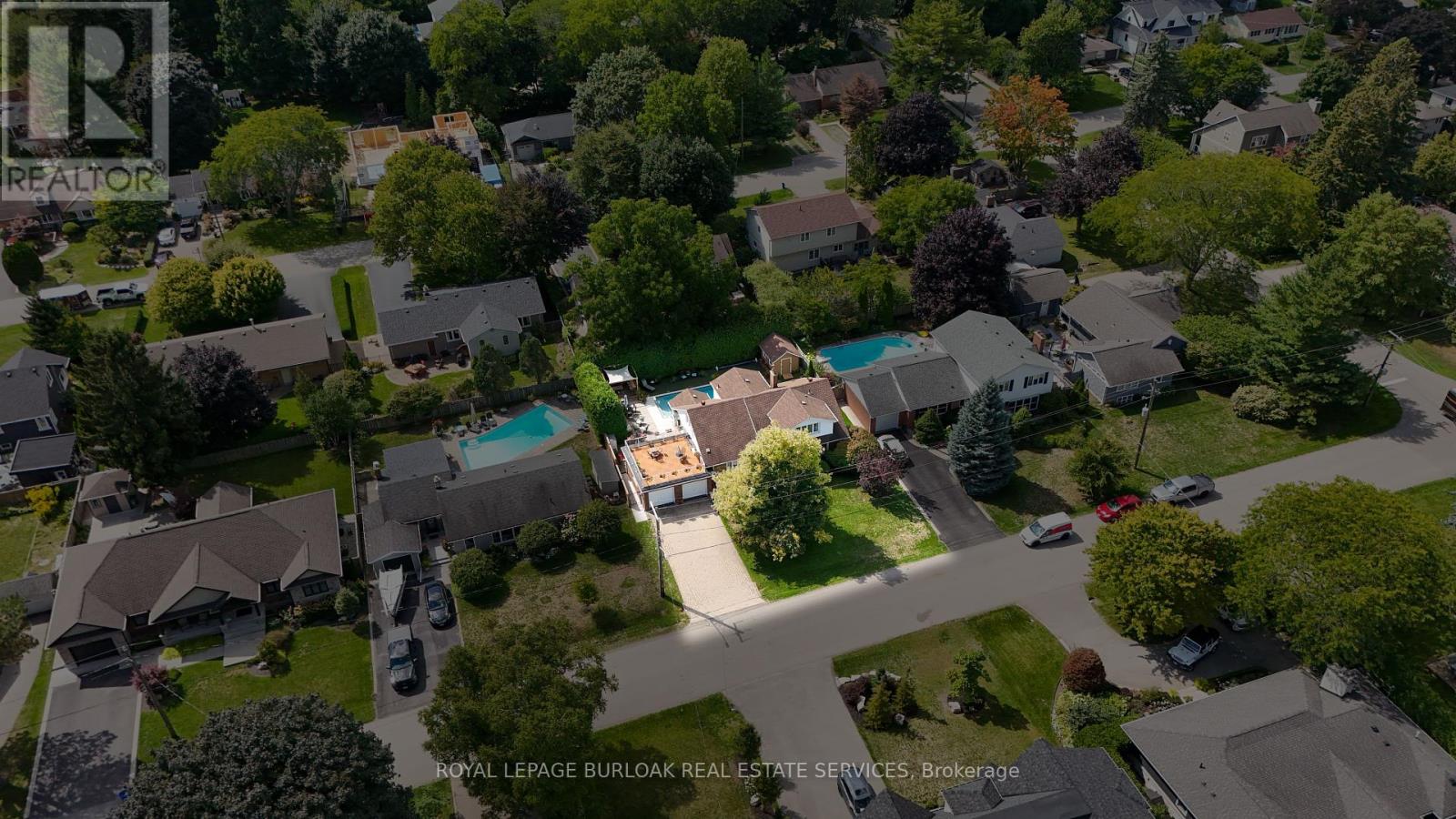 912 Boothman Avenue, Burlington, Ontario  L7T 1P4 - Photo 3 - W12398606
