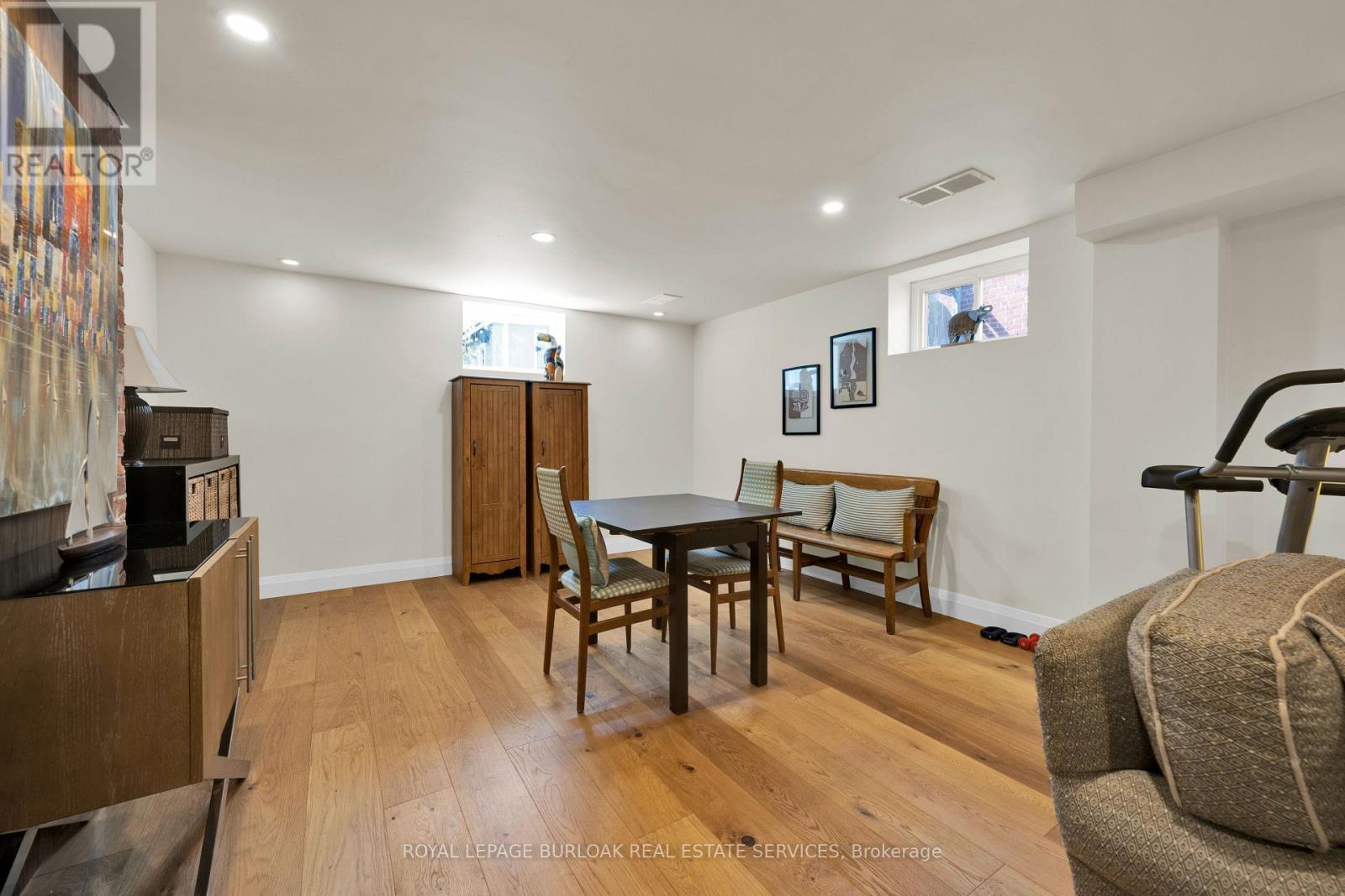 912 Boothman Avenue, Burlington, Ontario  L7T 1P4 - Photo 46 - W12398606