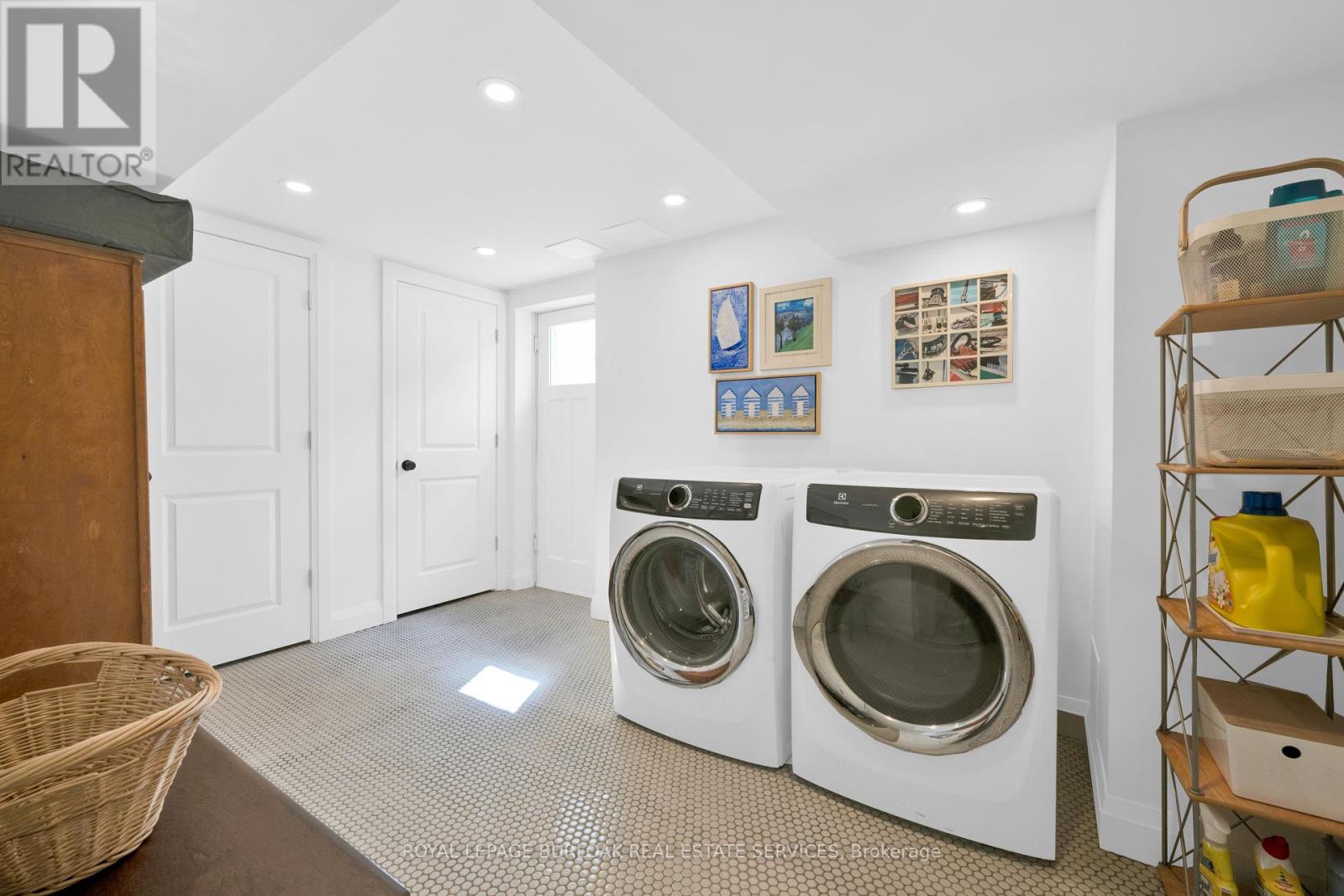 912 Boothman Avenue, Burlington, Ontario  L7T 1P4 - Photo 49 - W12398606