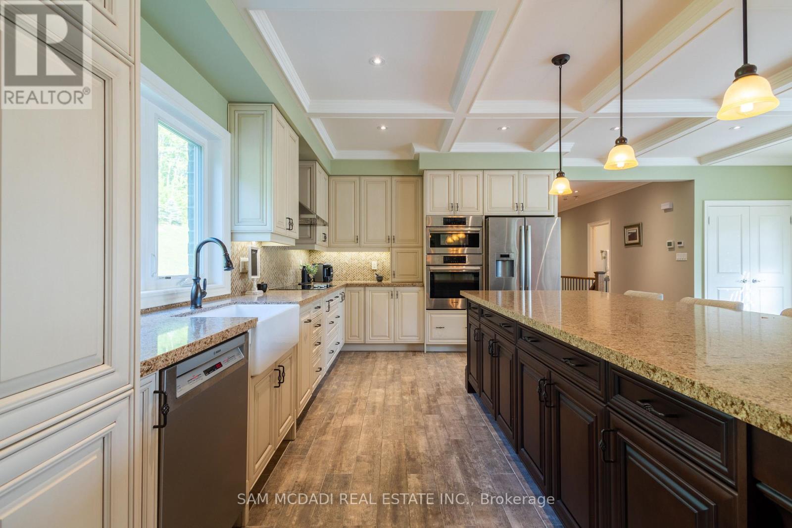 395 King Street E, Caledon, Ontario  L7E 3K2 - Photo 14 - W12398623