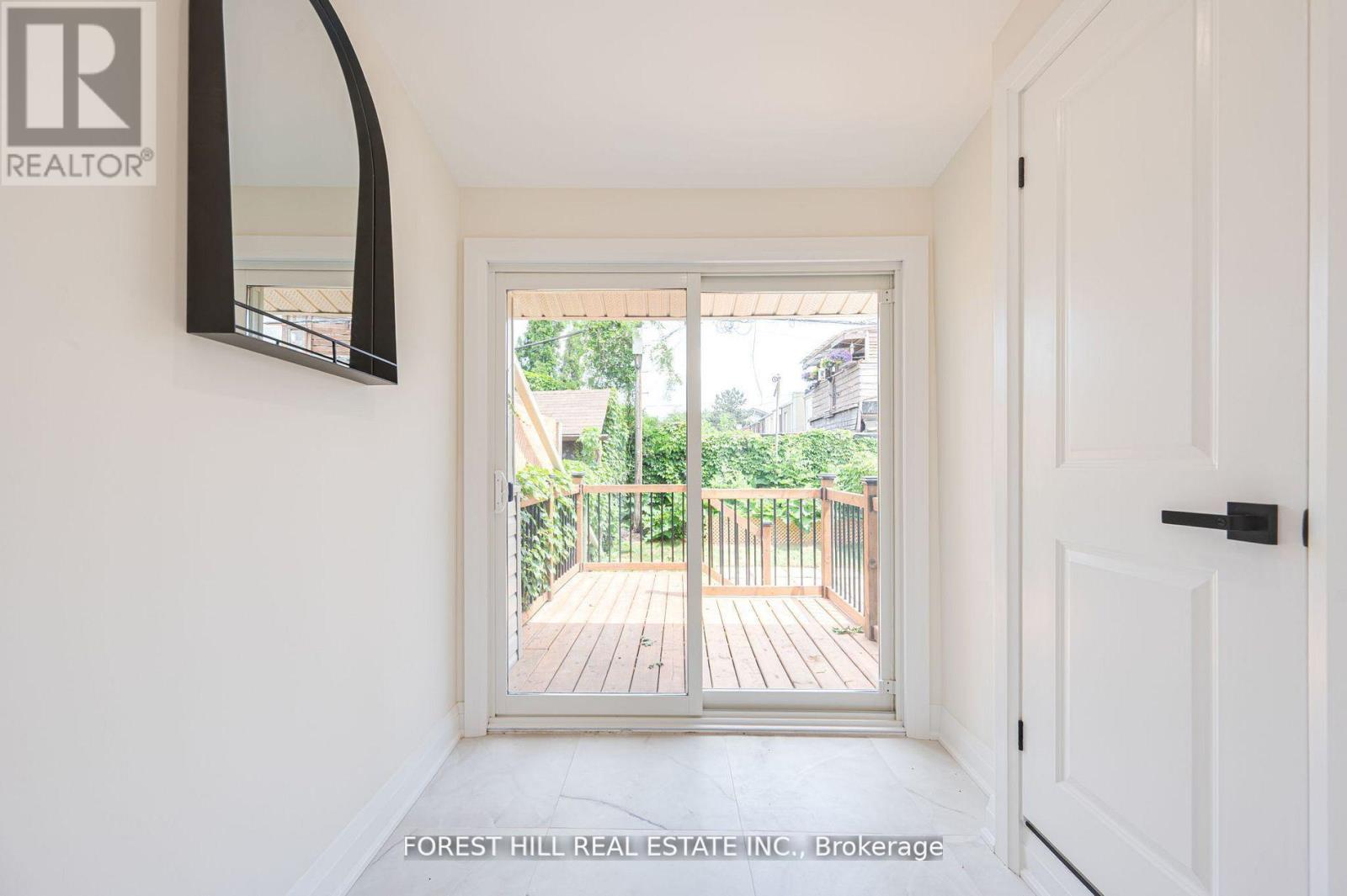 123 Laughton Avenue, Toronto (Weston-Pellam Park), Ontario  M6N 2X3 - Photo 17 - W12398624