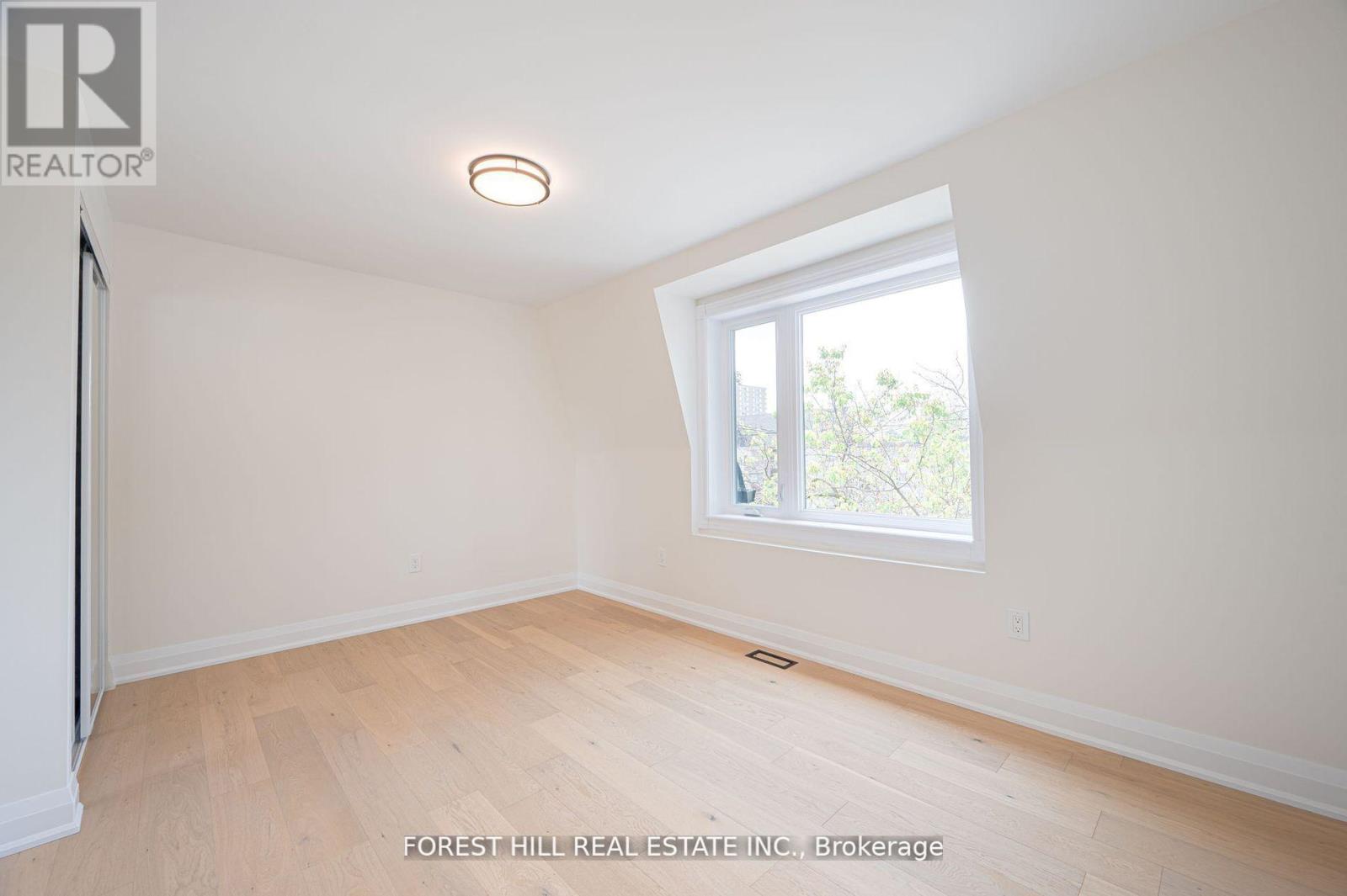 123 Laughton Avenue, Toronto (Weston-Pellam Park), Ontario  M6N 2X3 - Photo 25 - W12398624