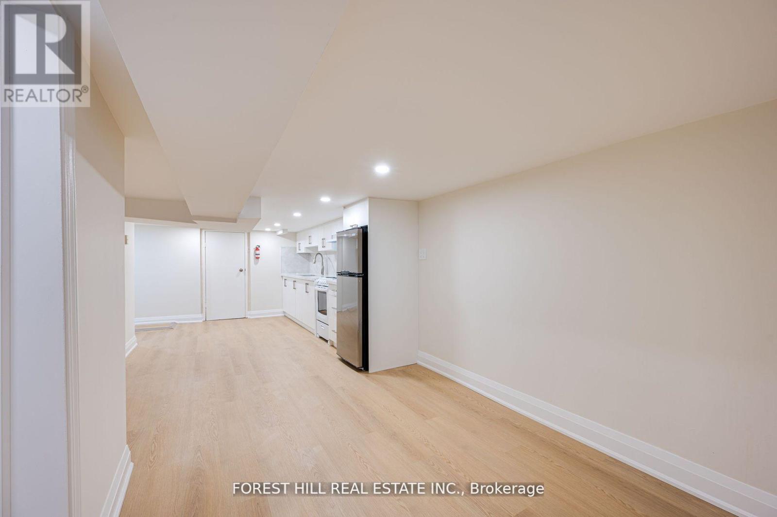 123 Laughton Avenue, Toronto (Weston-Pellam Park), Ontario  M6N 2X3 - Photo 30 - W12398624
