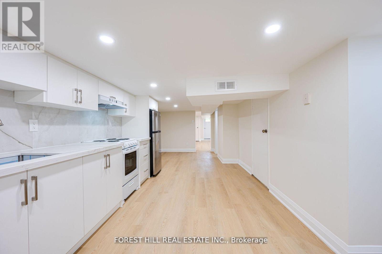 123 Laughton Avenue, Toronto (Weston-Pellam Park), Ontario  M6N 2X3 - Photo 33 - W12398624