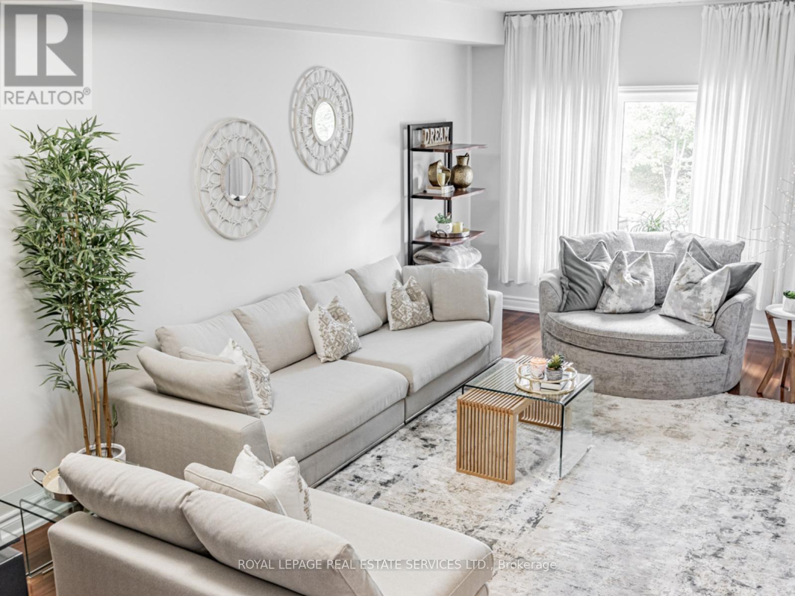 Property at 105 HARBOURVIEW CRESCENT image 5