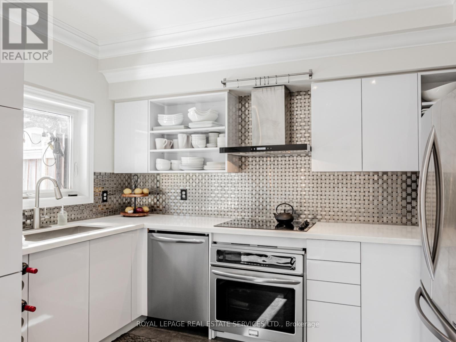 105 Harbourview Crescent, Toronto, Ontario  M8V 4A9 - Photo 8 - W12398625