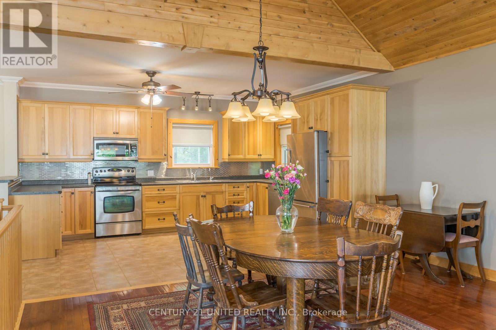 3069 Clear Lake Road W, Selwyn, Ontario  K0L 2H0 - Photo 11 - X12398654