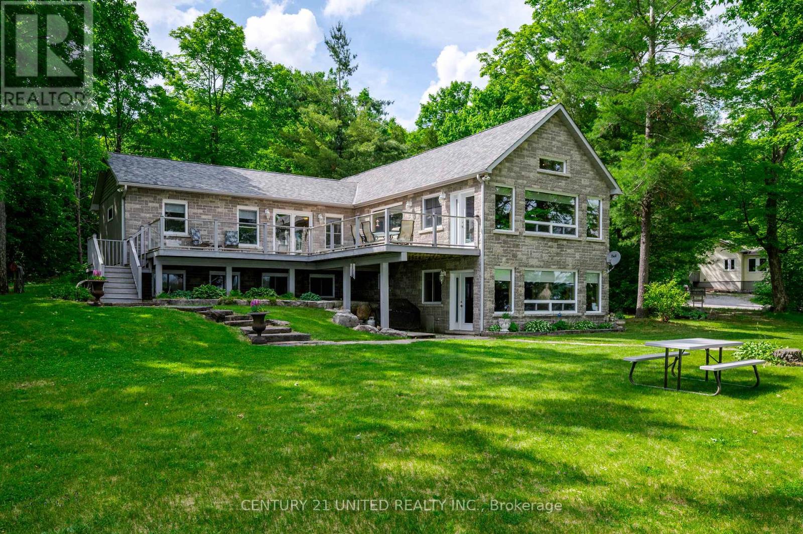 3069 Clear Lake Road W, Selwyn, Ontario  K0L 2H0 - Photo 2 - X12398654