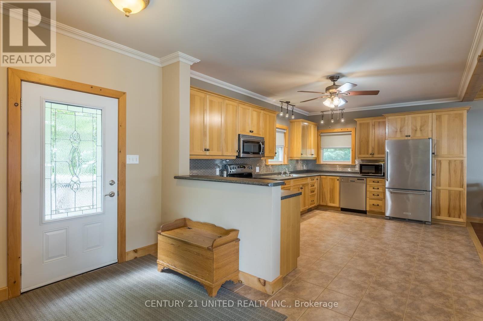 3069 Clear Lake Road W, Selwyn, Ontario  K0L 2H0 - Photo 5 - X12398654