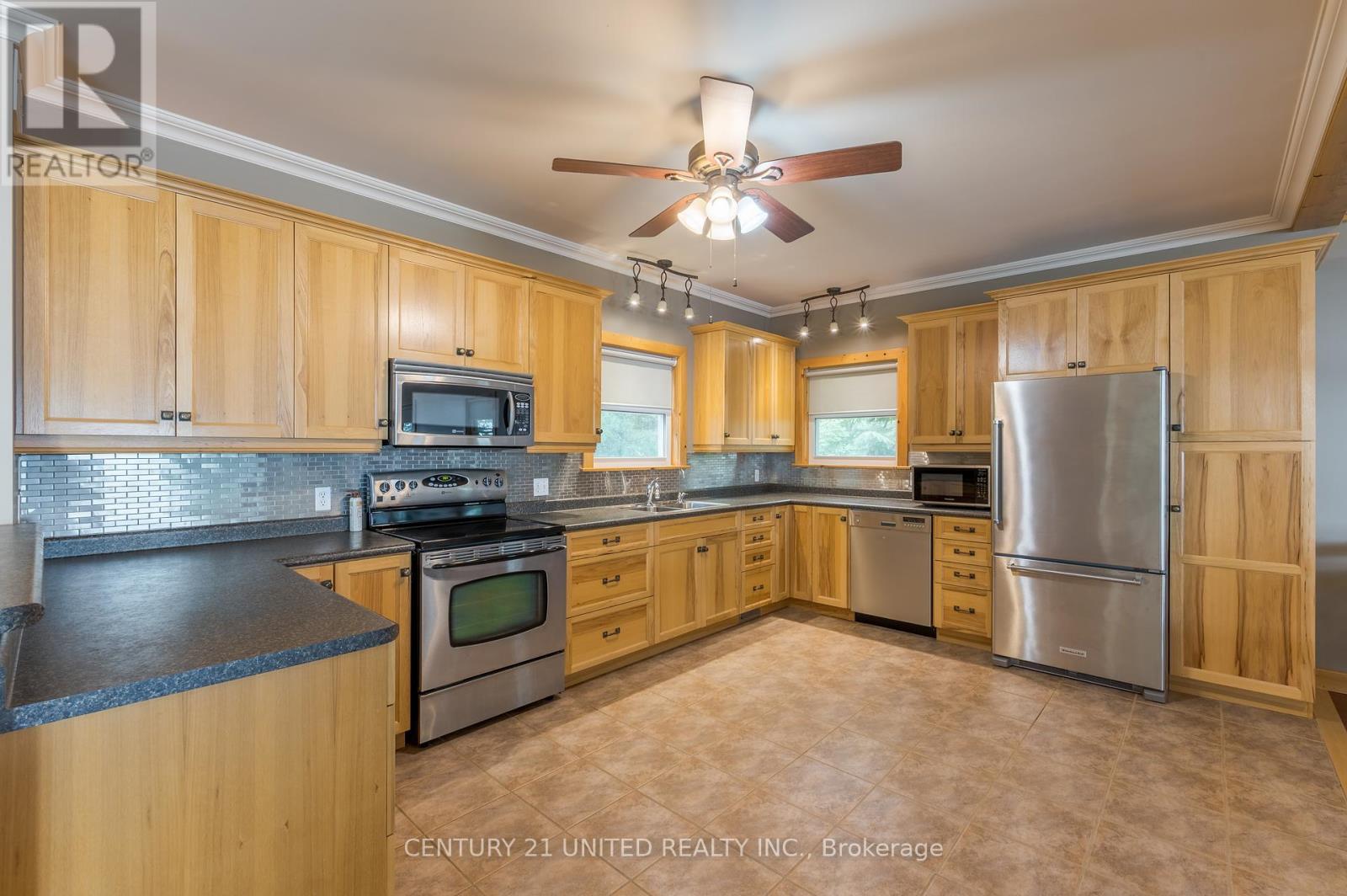 3069 Clear Lake Road W, Selwyn, Ontario  K0L 2H0 - Photo 6 - X12398654