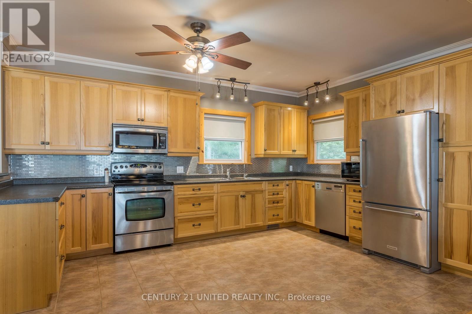 3069 Clear Lake Road W, Selwyn, Ontario  K0L 2H0 - Photo 8 - X12398654