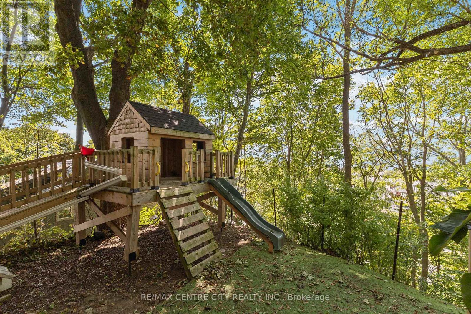 348 Erie Street, Central Elgin, Ontario  N5L 1E3 - Photo 35 - X12398655