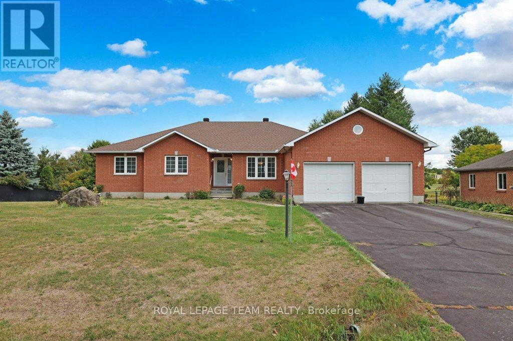 2120 Trailwood Drive, Ottawa, Ontario  K0A 2T0 - Photo 3 - X12398651