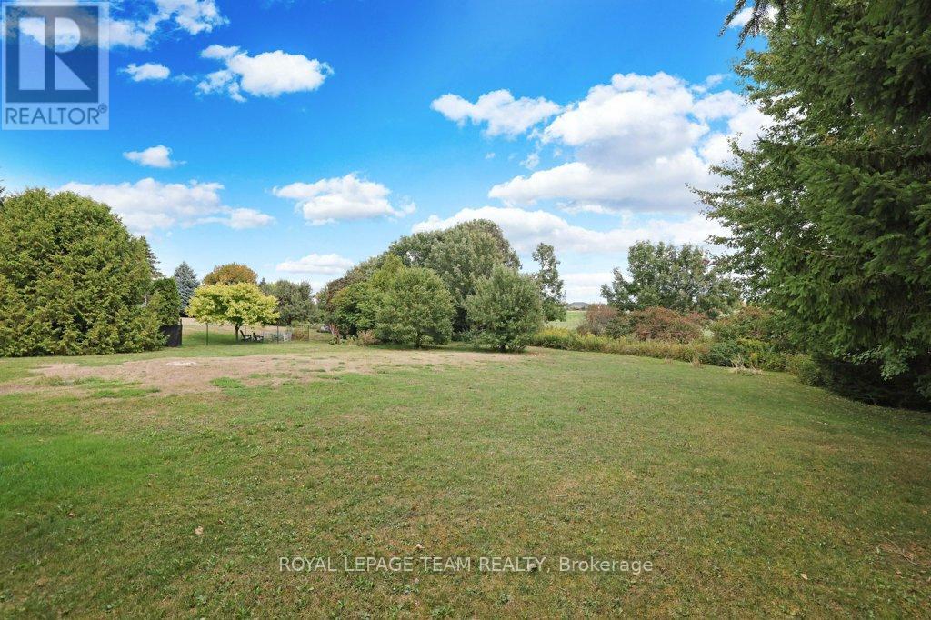 2120 Trailwood Drive, Ottawa, Ontario  K0A 2T0 - Photo 33 - X12398651