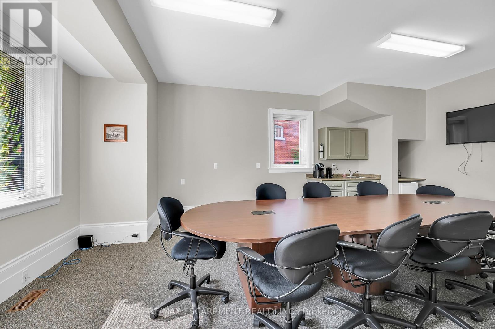 235 Queen Street S, Hamilton, Ontario  L8P 3T1 - Photo 17 - X12398593