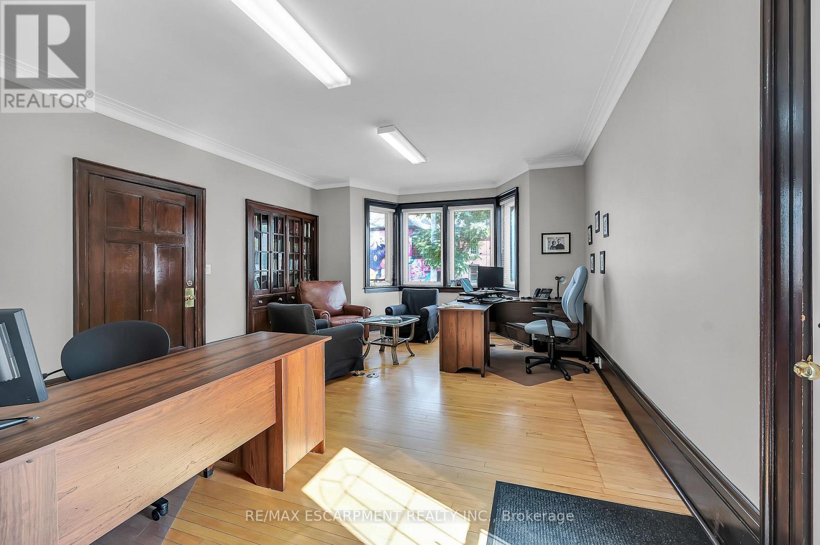 235 Queen Street S, Hamilton, Ontario  L8P 3T1 - Photo 19 - X12398593