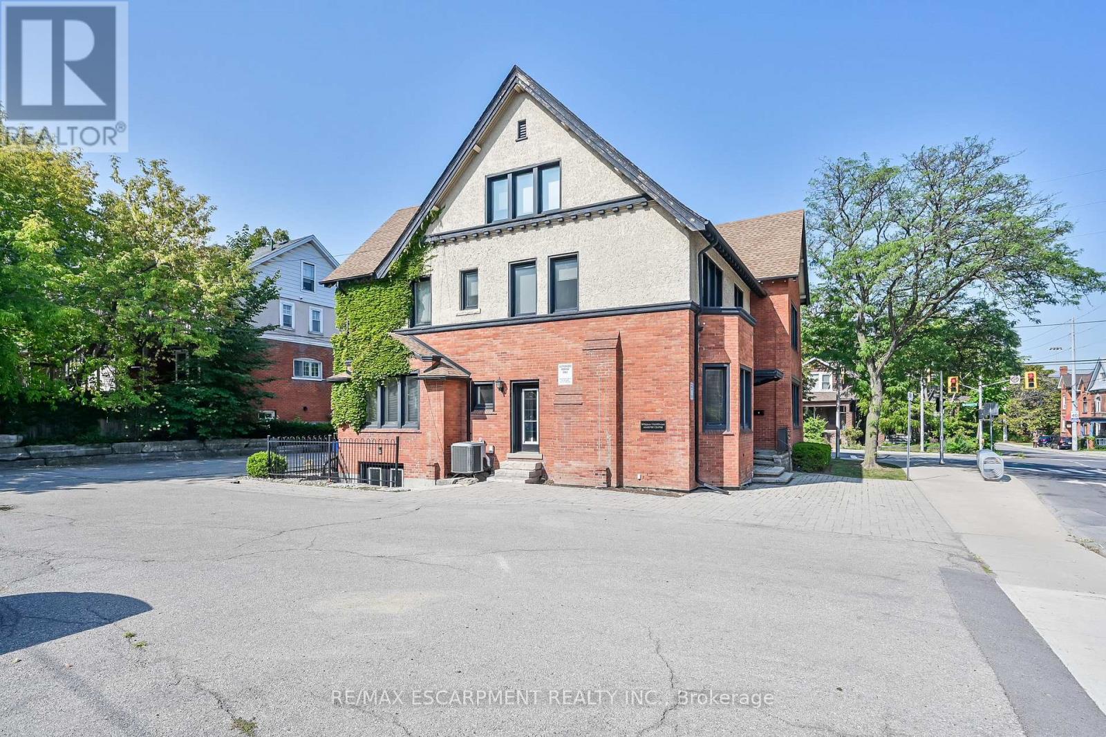 235 Queen Street S, Hamilton, Ontario  L8P 3T1 - Photo 29 - X12398593