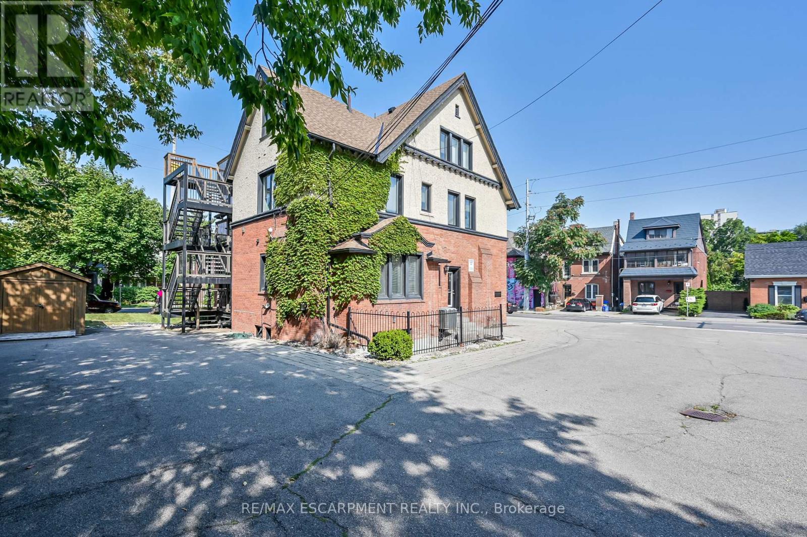 235 Queen Street S, Hamilton, Ontario  L8P 3T1 - Photo 30 - X12398593