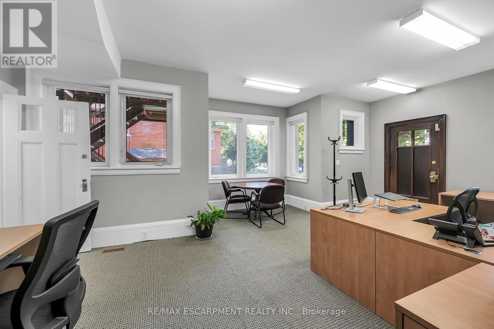 235 Queen Street S, Hamilton, Ontario  L8P 3T1 - Photo 8 - X12398593