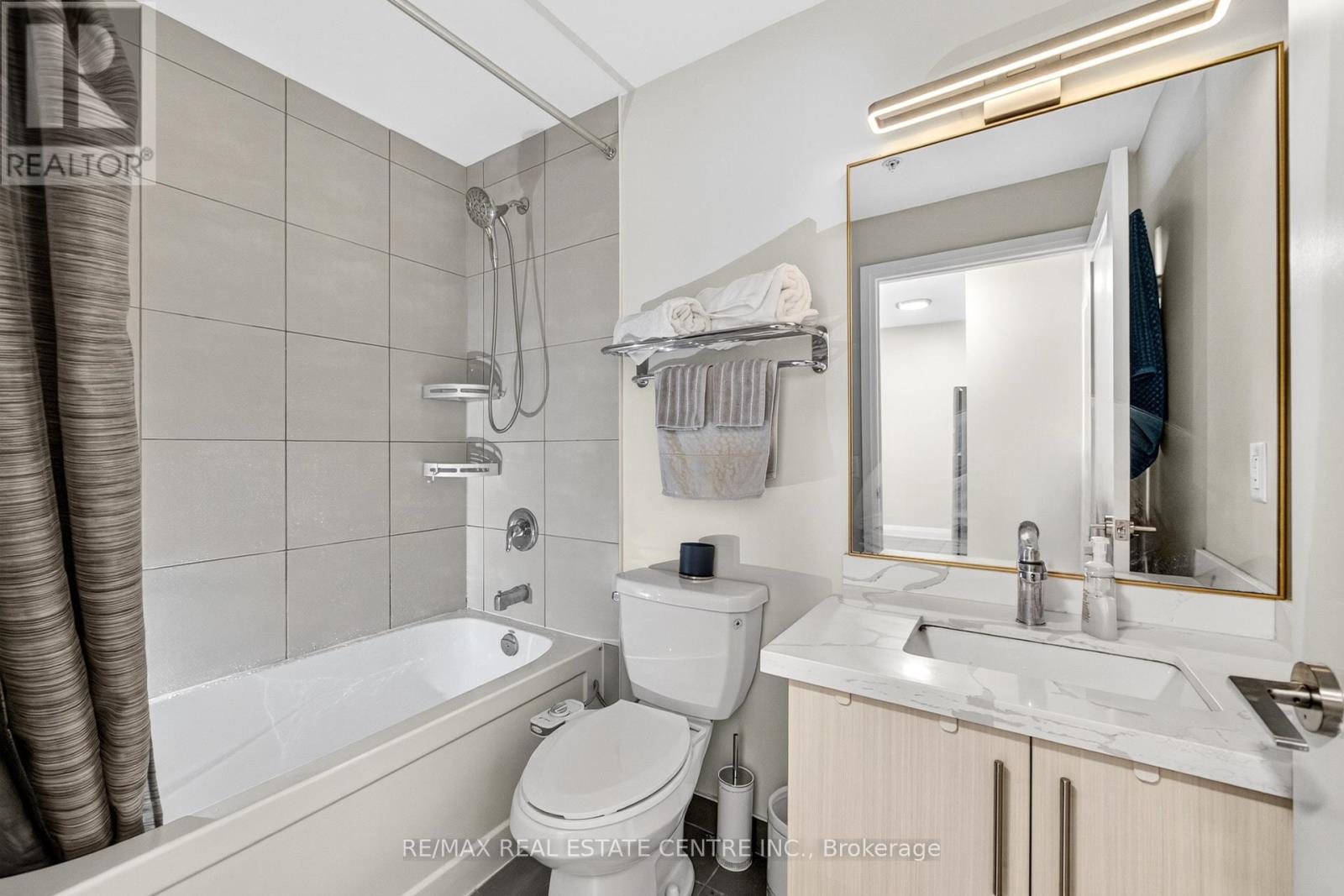 402 - 16 Concord Place, Grimsby, Ontario  L3M 0J1 - Photo 22 - X12398629