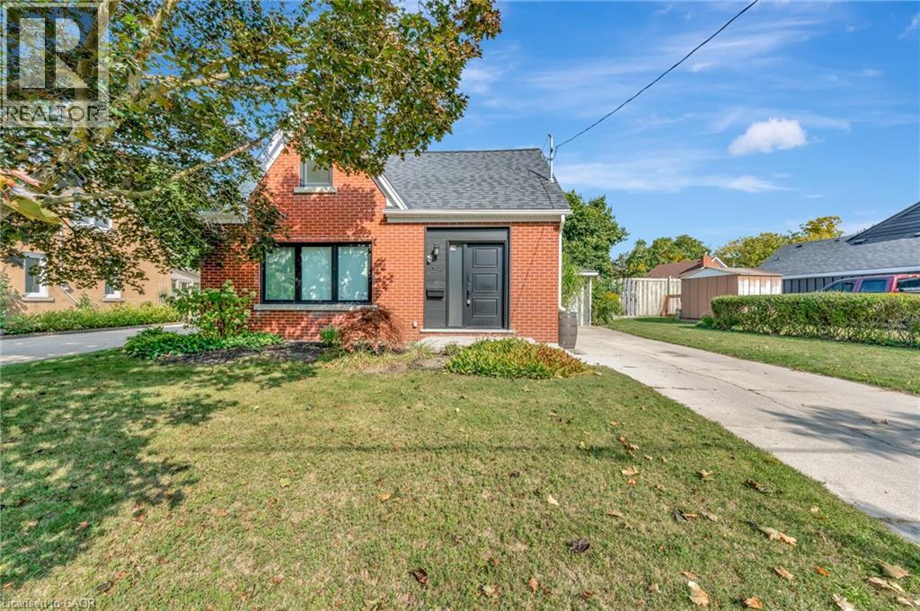 254 PINEWOOD Place, Waterloo, Ontario
