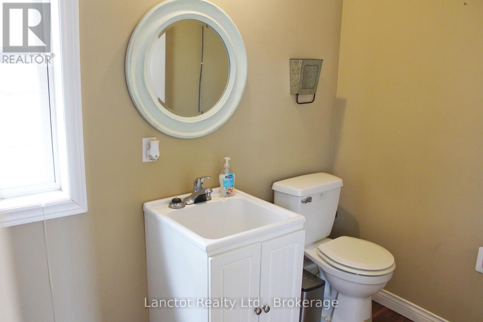 402558 Grey Road 17, Georgian Bluffs, Ontario  N0H 2T0 - Photo 25 - X12398656
