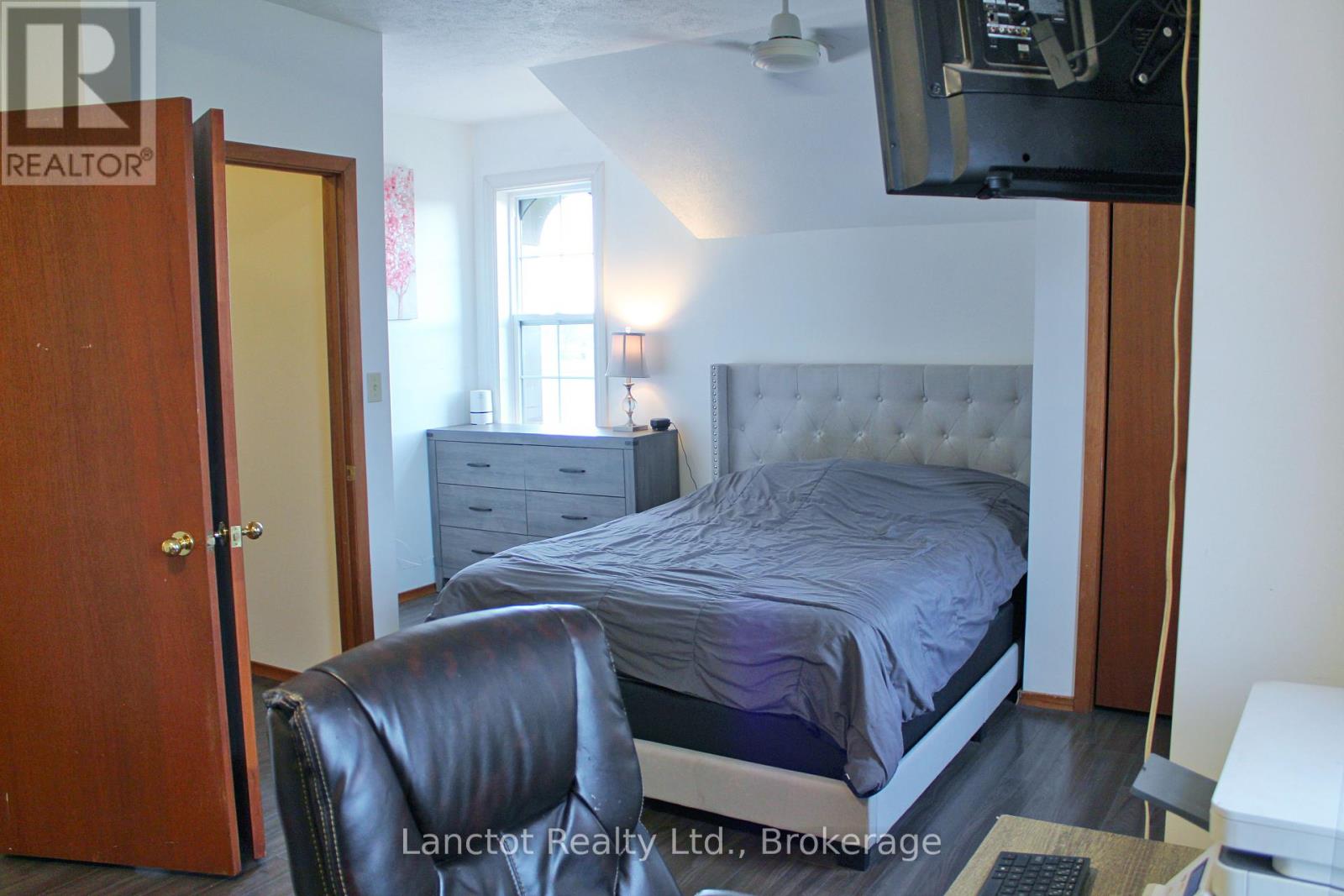 402558 Grey Road 17, Georgian Bluffs, Ontario  N0H 2T0 - Photo 32 - X12398656